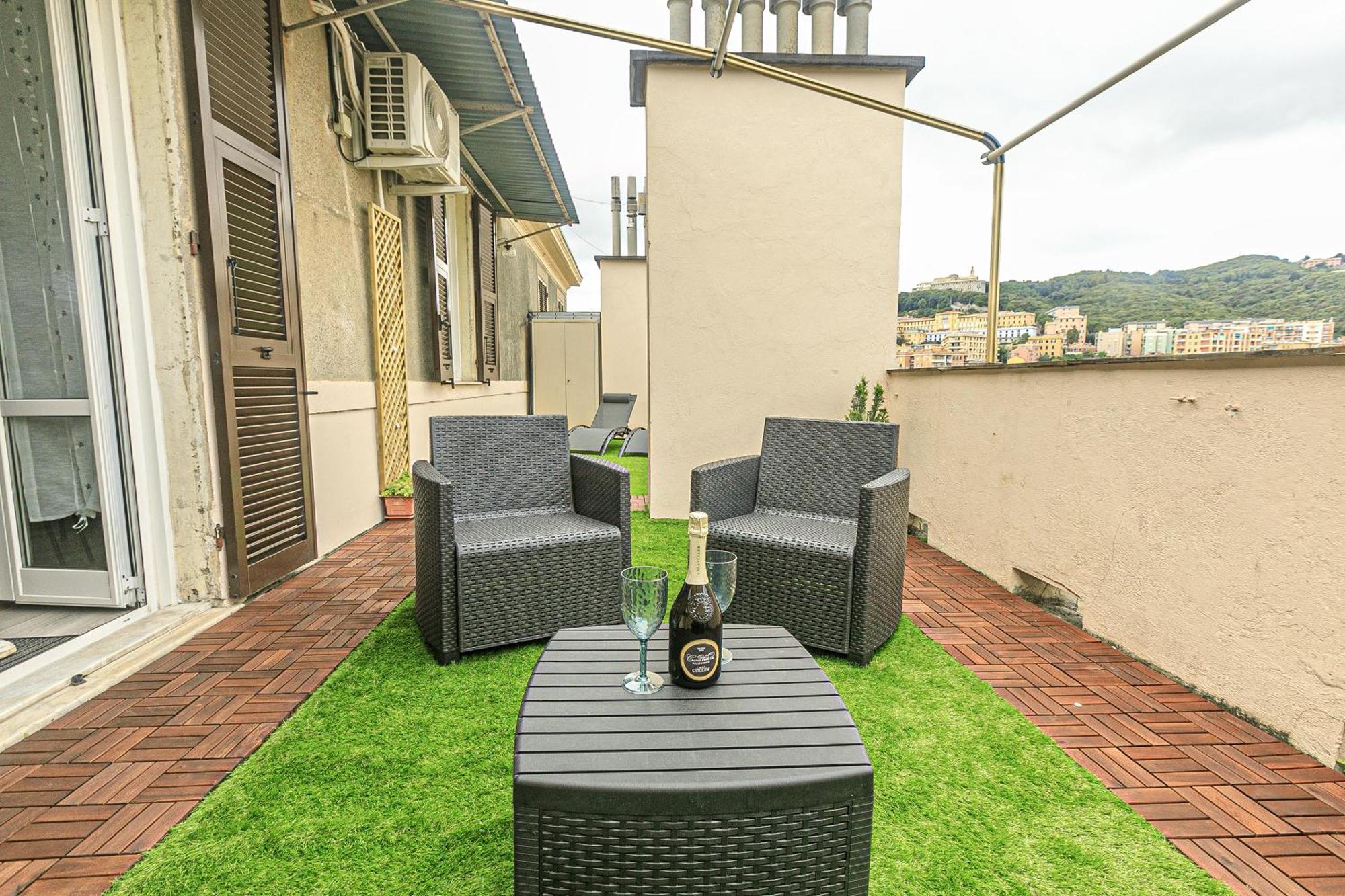 Plein Ciel - Attico Vicino Al Centro - Parcheggio Privato Apartamento Génova Exterior foto