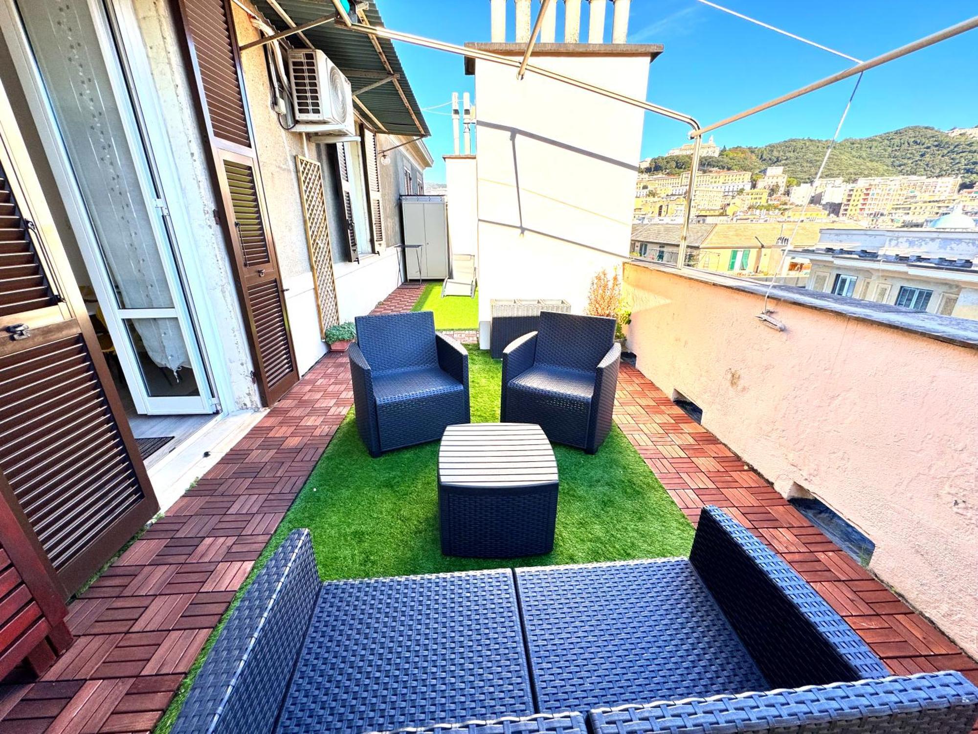 Plein Ciel - Attico Vicino Al Centro - Parcheggio Privato Apartamento Génova Exterior foto